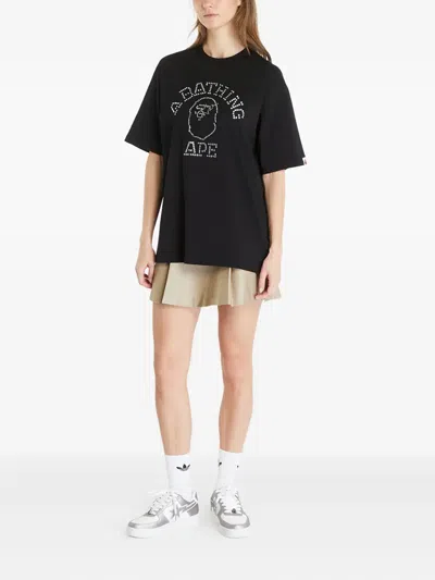 A Bathing Ape Studd-embellish T-shirt In Black
