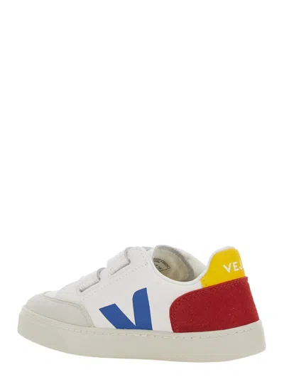 Veja Small V-12 In White