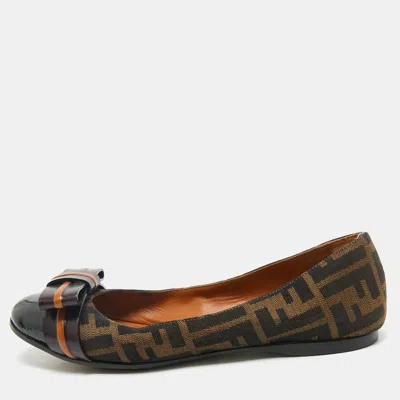 Pre-owned Fendi Brown/black Zucca Canvas And Leather Bow Cap Toe Ballet Flats Size 37.5