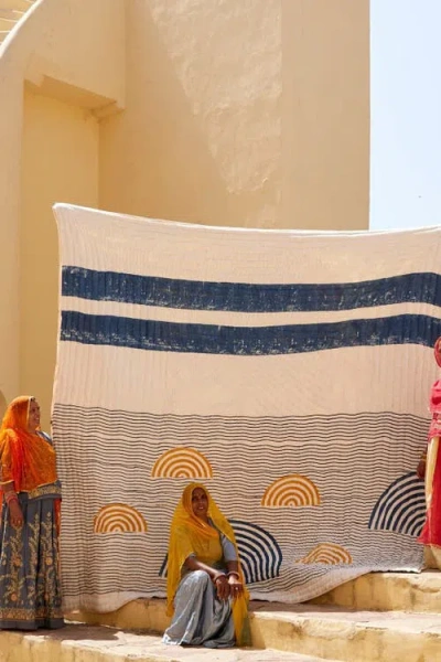 Cqc La Spiral Sunset Quilt Bedding Set With 2 Shams In Multi