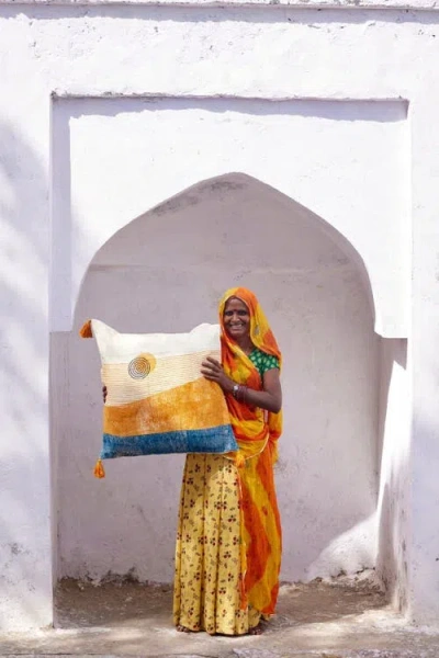 Cqc La Spiral Sunset Quilt Bedding Set With 2 Shams In Multi