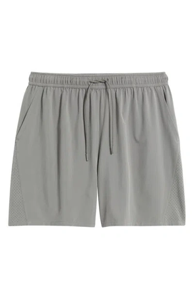 Zella Zelstretch 7-inch Perforated Shorts In Gray