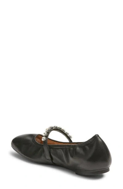 Stuart Weitzman Goldie Ballet Flat In Black