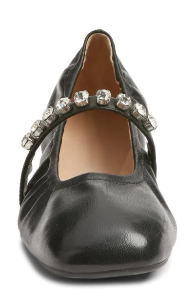 Stuart Weitzman Goldie Ballet Flat In Black