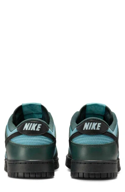 Nike Dunk Low Retro Se Basketball Sneaker