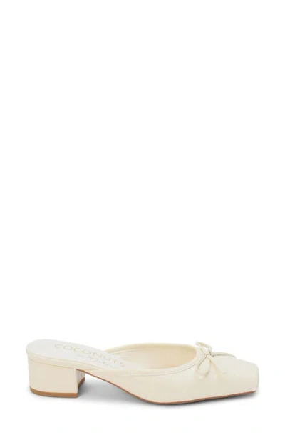 Coconuts By Matisse Geneva Mule In White