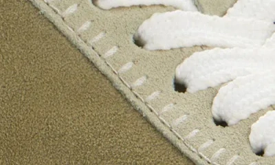 Chloé Nama Suede Stitch Walking Sneakers In Green