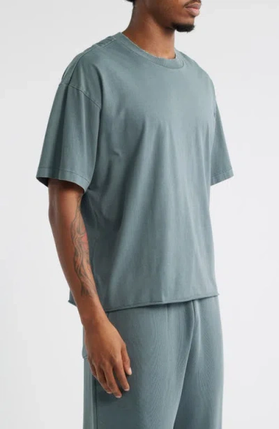 Elwood Core Oversize Crop Cotton T-shirt In Green