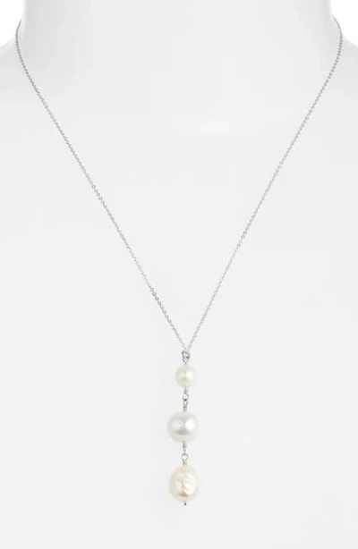 Set & Stones Clove Three Pearl Pendant Necklace