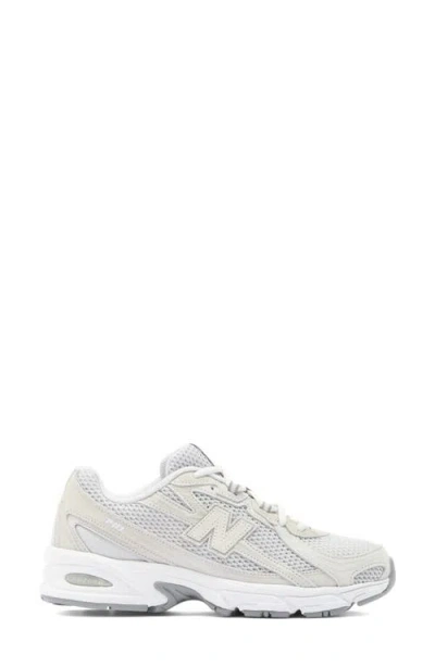 New Balance Gender Inclusive 740 Sneaker