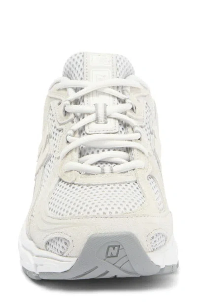 New Balance Gender Inclusive 740 Sneaker