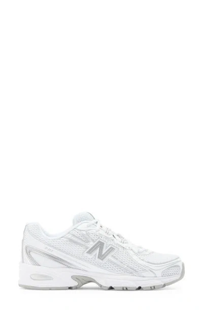 New Balance Gender Inclusive 740 Sneaker