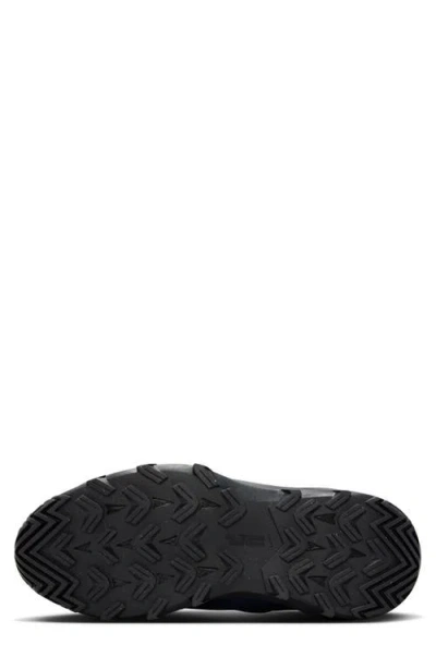 Nike Cygnal Sneaker Boot