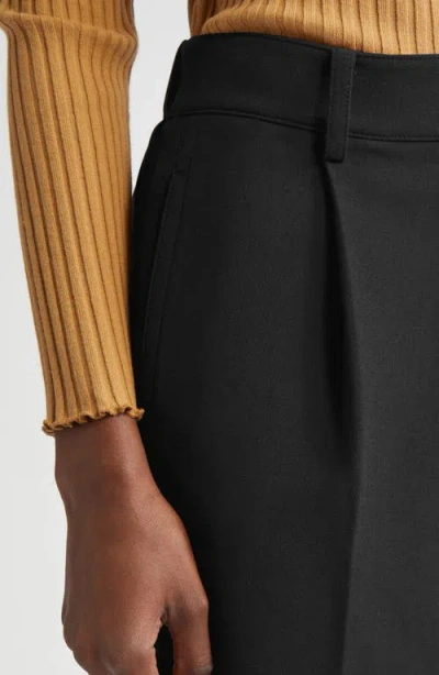 Vince Pleated Pull-on Tapered Leg Pants In Black