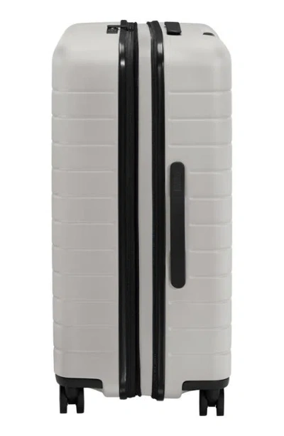 Away Flex 26-inch Spinner Suitcase