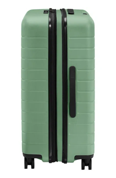 Away Flex 26-inch Spinner Suitcase