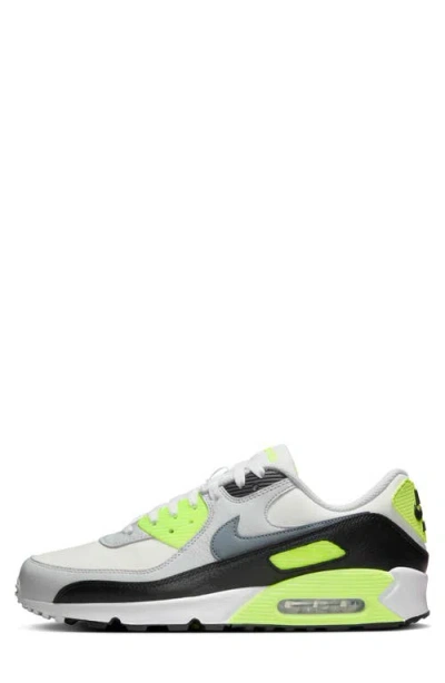 Nike Air Max 90 Gore-tex® Waterproof Sneaker