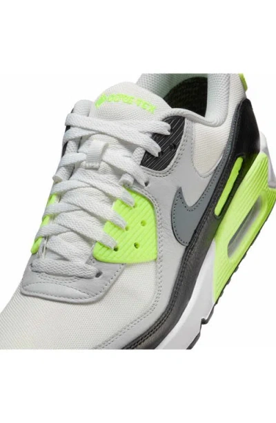 Nike Air Max 90 Gore-tex® Waterproof Sneaker
