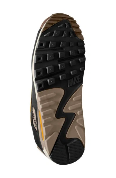 Nike Air Max 90 Gore-tex® Waterproof Sneaker