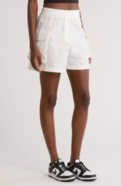 Nike Sportswear Essential Woven High Waist 5-inch Cargo Shorts