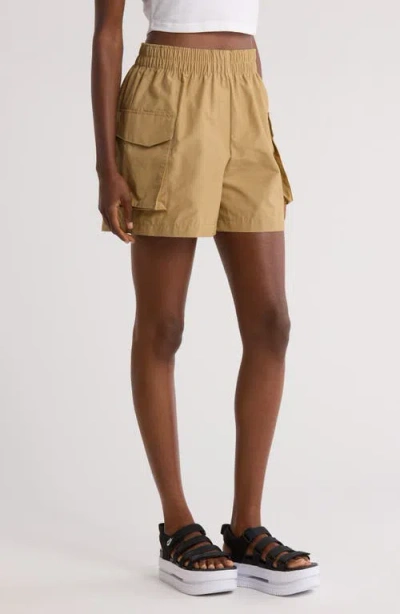 Nike Sportswear Essential Woven High Waist 5-inch Cargo Shorts