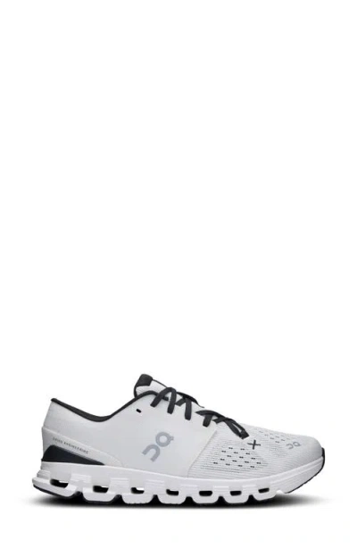 On Cloud X 4 Training Shoe