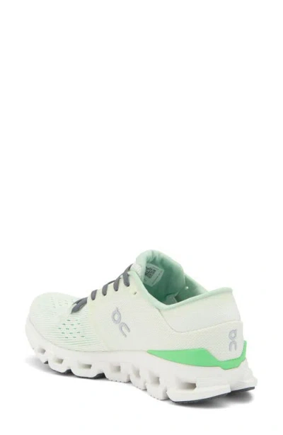 On Cloud X 4 Training Shoe