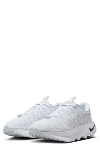 Nike Motiva Walking Sneaker