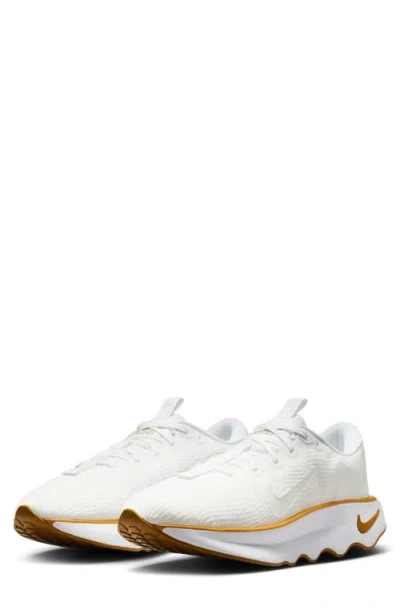 Nike Motiva Walking Sneaker