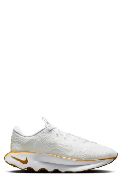 Nike Motiva Walking Sneaker