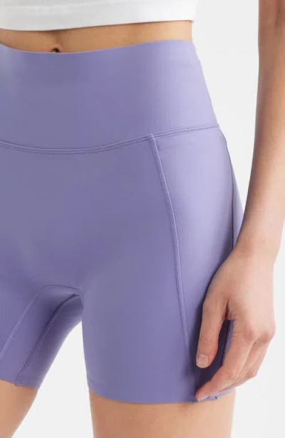Nike Universa Medium-support High-waisted 5-inch Pocket Biker Shorts In Purple