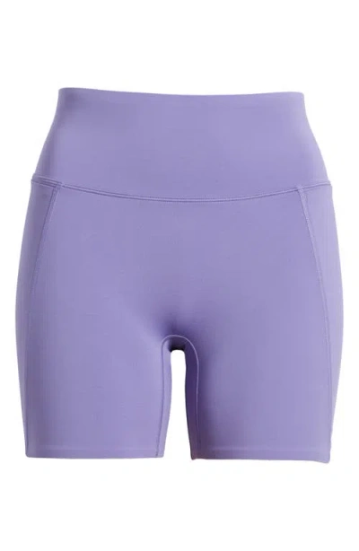 Nike Universa Medium-support High-waisted 5-inch Pocket Biker Shorts In Purple