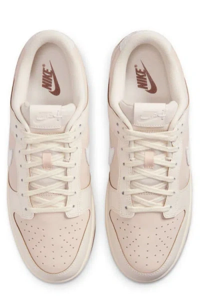 Nike Dunk Low Se Basketball Sneaker In White