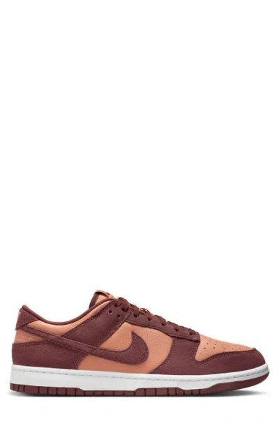Nike Dunk Low Se Basketball Sneaker