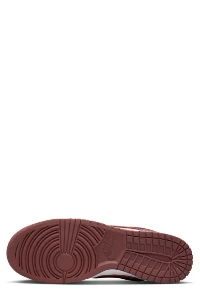 Nike Dunk Low Se Basketball Sneaker