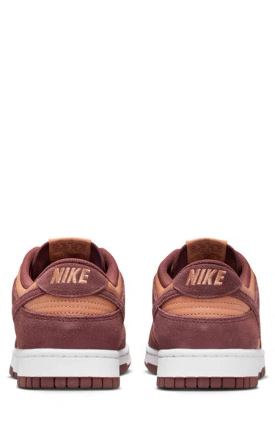 Nike Dunk Low Se Basketball Sneaker