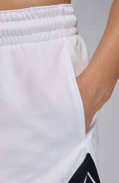 Jordan Sport 4-inch Diamond Shorts