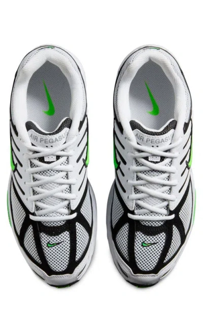 Nike Air Pegasus 2005 Sneaker