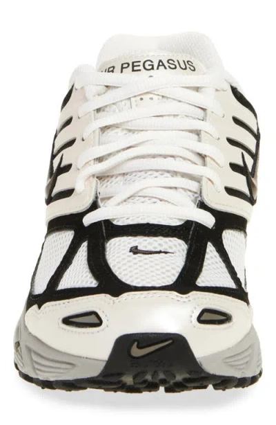 Nike Air Pegasus 2005 Sneaker