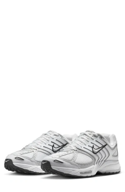 Nike Air Pegasus 2005 Sneaker