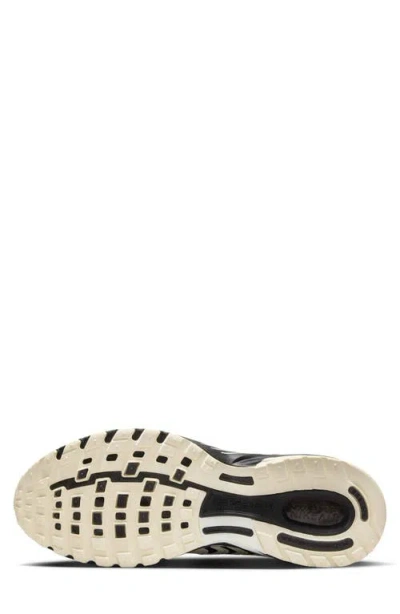 Nike Air Pegasus 2005 Sneaker