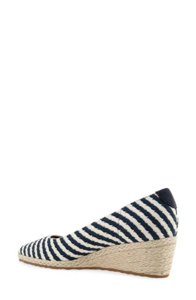 Aerosoles Roma Wedge Pump