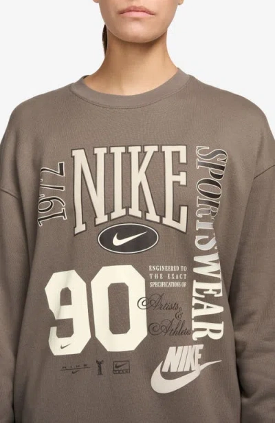 Nike Sportswear Street Crewneck Graphic Sweatshirt