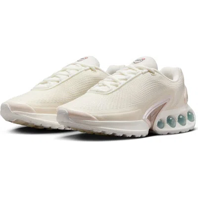 Nike Air Max Dn Unisex Sneakers In Beige And Silver-neutral