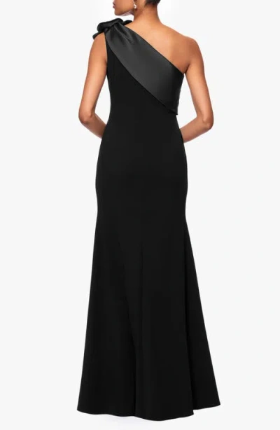 Betsy & Adam Rosette One-shoulder Crepe Trumpet Gown In Black