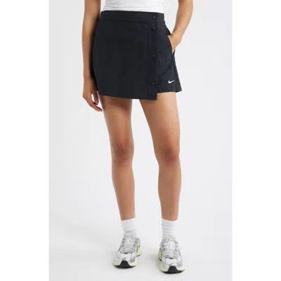 Nike Sportswear Essential Water Repellent Woven Skort