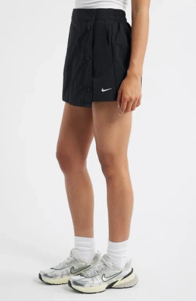 Nike Sportswear Essential Water Repellent Woven Skort