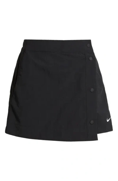 Nike Sportswear Essential Water Repellent Woven Skort
