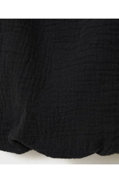 Mango Puffed Off The Shoulder Crop Top In Black