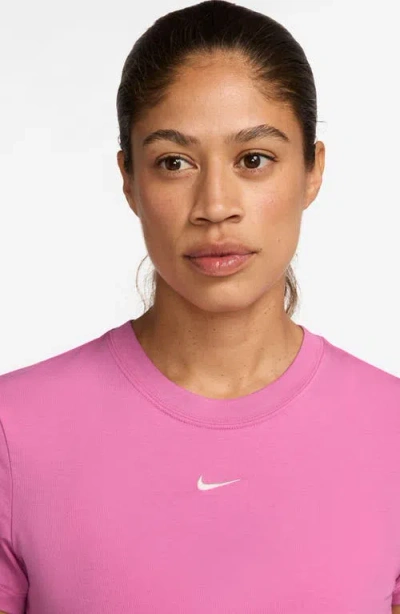 Nike Sportswear Crop T-shirt